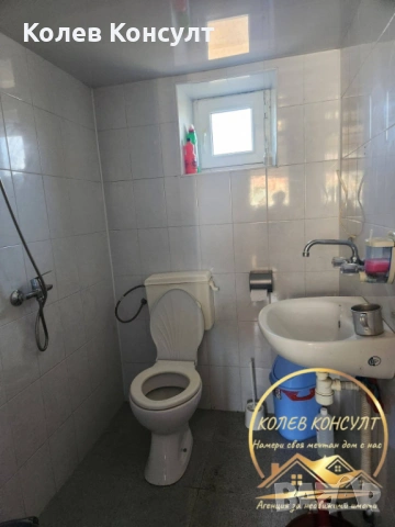 Двуетажна къща в село Сърница, община Минерални бани, област Хасково, снимка 3 - Къщи - 54189164