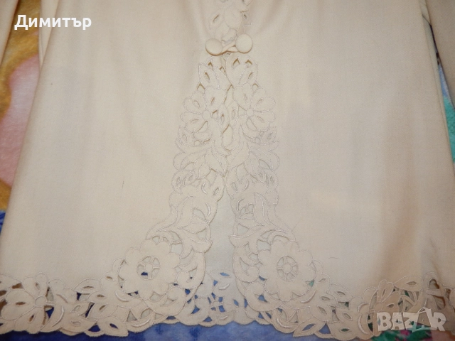 Дамски костюм с бродерия М размер, снимка 3 - Костюми - 51998523