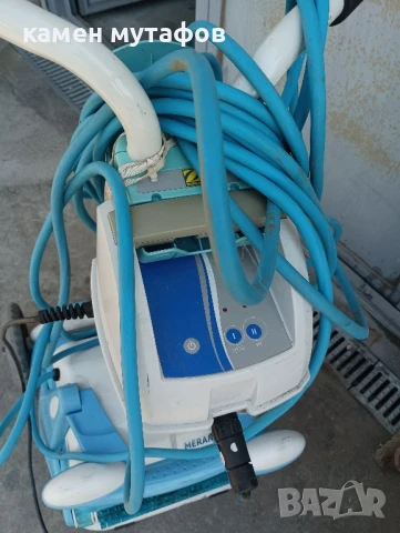 робот за почистване на басейни zodiac , снимка 2 - Басейни и аксесоари - 50961178