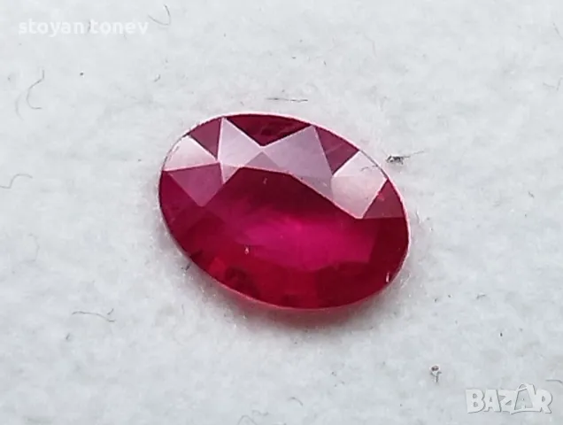 Естествен рубин в най-добрия червен цвят 0.53кт! Сертифициран! Нов!