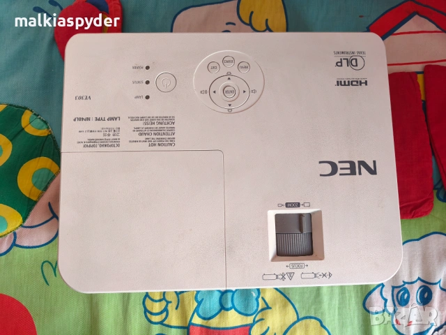 Проектор NEC np-ve303 Цена 100лв, снимка 2 - Плейъри, домашно кино, прожектори - 54074434