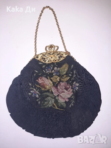 малка чантичка с БРОДЕРИЯ