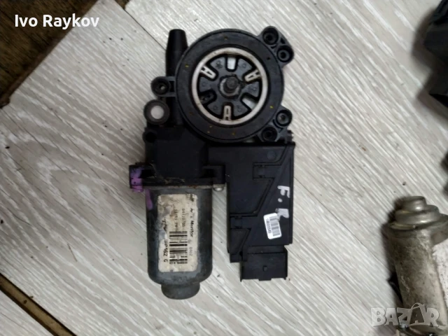 Машинка ел. стъкло предна лява за Renault ESPACE IV , temic 4714