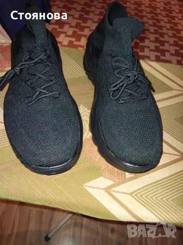 Продавам черни спортни маратонки с връзки, размер 44. Обувките са нови. , снимка 2 - Маратонки - 53156029