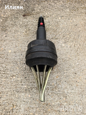 Пневматична скоба за поставяне на маншоните на полуоски, снимка 3 - Други инструменти - 54211633