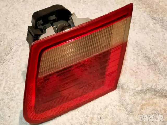 Дясна стоп светлина - вътрешна част за багажник на BMW E46 Комби, снимка 3 - Части - 48122788
