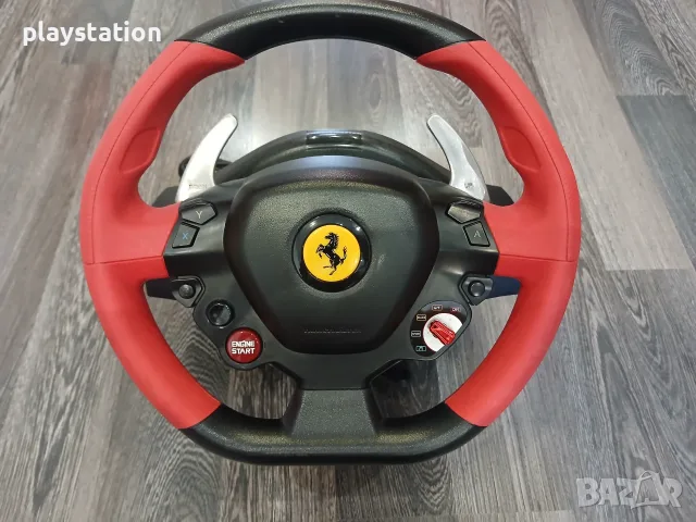 Геймърски волан с педали Thrustmaster Ferrari 458 Spider за Xbox One / Series X|S, снимка 2 - Xbox конзоли - 56226535