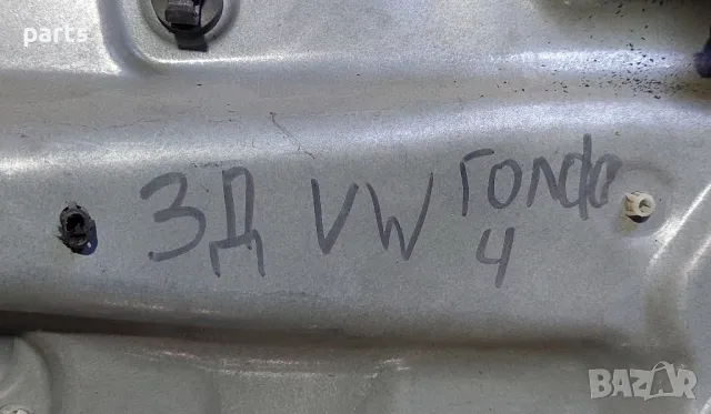 Заден Десен Стъклоповдигач VW Голф 4 - 1J4839730 - 102487200, снимка 4 - Части - 47260491