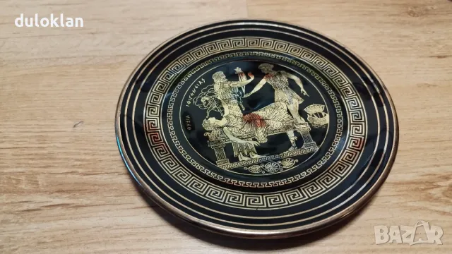 Красива  чиния от Гърция.