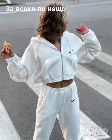 Nike Дамски Ватиран Спортен Комплект Късо Горнище И Долнище🔝Дамски Спортен Екип Код VAL-51, снимка 5 - Спортни екипи - 56105361