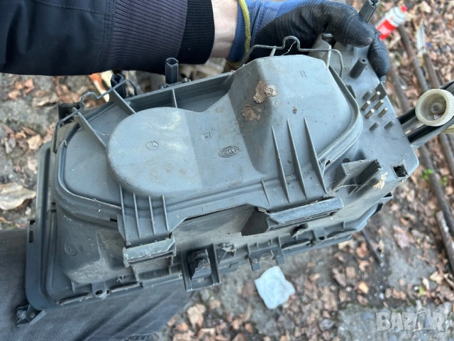 Десен фар Mercedes 190 W201 Hella 127094-00 127092-00, снимка 4 - Части - 53102061