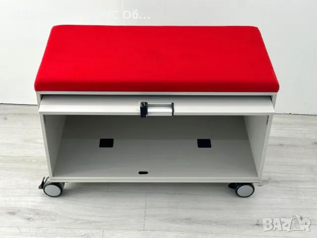 Модулна система за офис шкафове от steelcase с червена възглавница, снимка 3 - Секции и витрини - 49770430