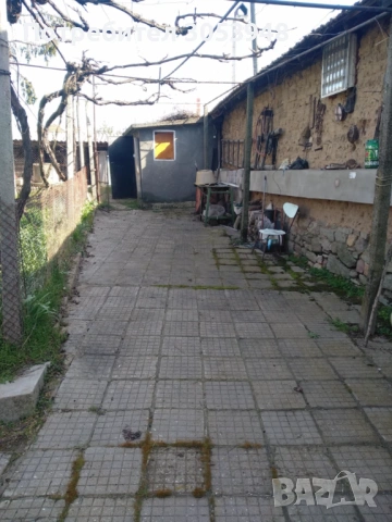 Продавам двуетажна къща в центъра на град Брезово , снимка 13 - Къщи - 53950992