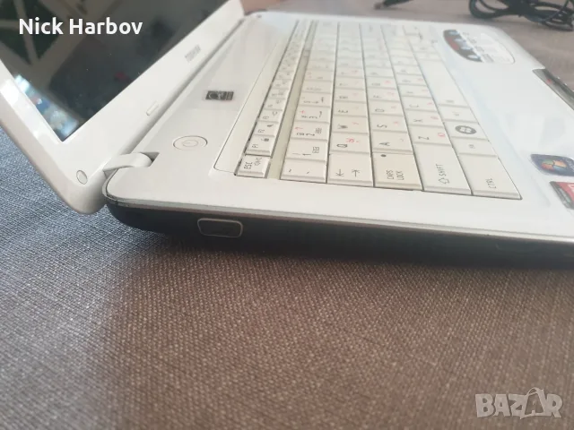 13.3-инчов лаптоп Toshiba Satellite T135D-S1328WH, снимка 2 - Лаптопи за дома - 55783751