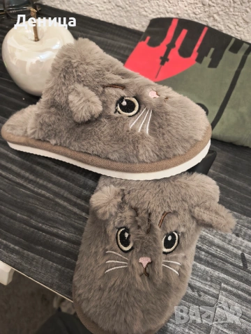 Чорапи,пантофи,сандали