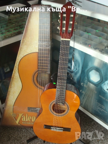Класическа китара Valencia VC103 NAT, Размер 3/4, снимка 1 - Китари - 24706639