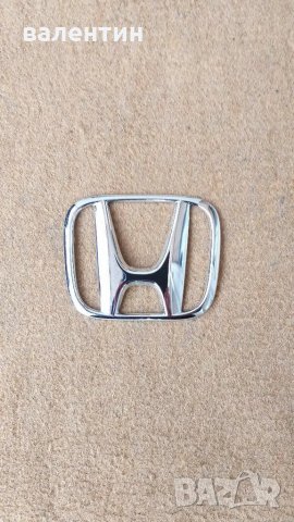 Предна или задна емблема за хонда с размер 8см на 6.5см и 6.5см на 5.5см много запазени., снимка 2 - Аксесоари и консумативи - 31583863