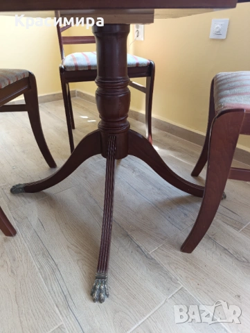 Кръгла старинна маса с 4 стола, снимка 7 - Маси - 54102091