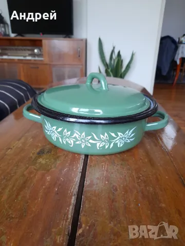 Стара Емайлирана тенджера #11