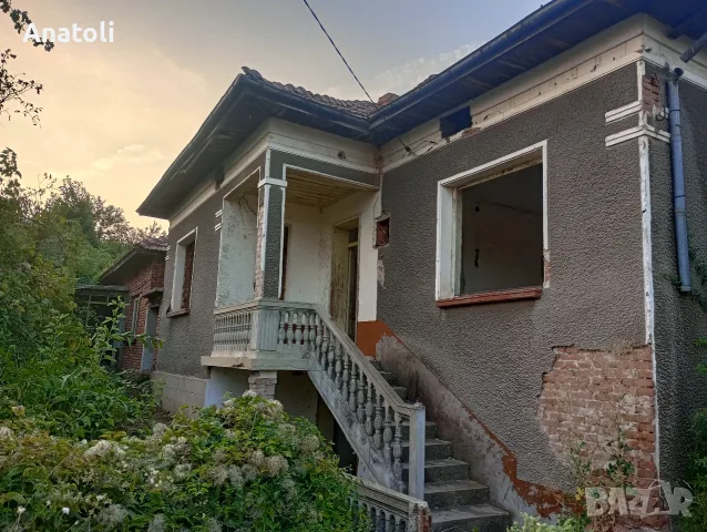 Къща с двор с. Славяни- Общата площ на имота е 1799 кв.м., снимка 6 - Къщи - 49441252