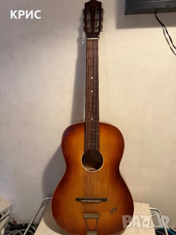 KLIRA 1063 Акустична китара около 1968 година