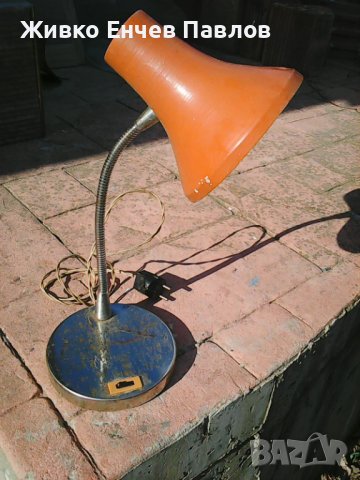 Стара настолна лампа, снимка 1 - Антикварни и старинни предмети - 44417175