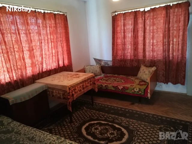 Масивна двуетажна къща с гараж в гр. Шивачево, снимка 8 - Къщи - 50795441