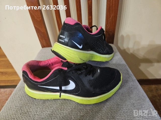 Продавам дамски маратонки Nike, снимка 5 - Маратонки - 52020907