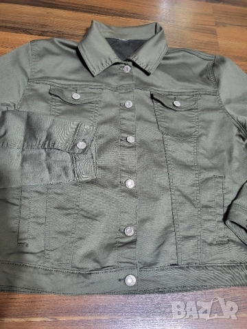 Дамско зелено яке, снимка 4 - Якета - 51445429