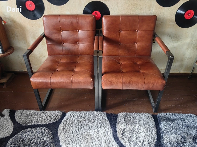 Кожен фотьойл с метална конструкция 