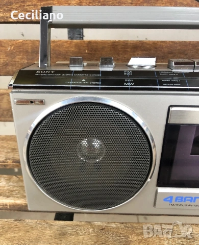 Радиокасетофон Sony CFS-330S - Japan, снимка 2 - Радиокасетофони, транзистори - 54264101