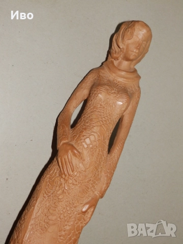 Авторска статуетка, фигура на жена, снимка 2 - Статуетки - 52571942