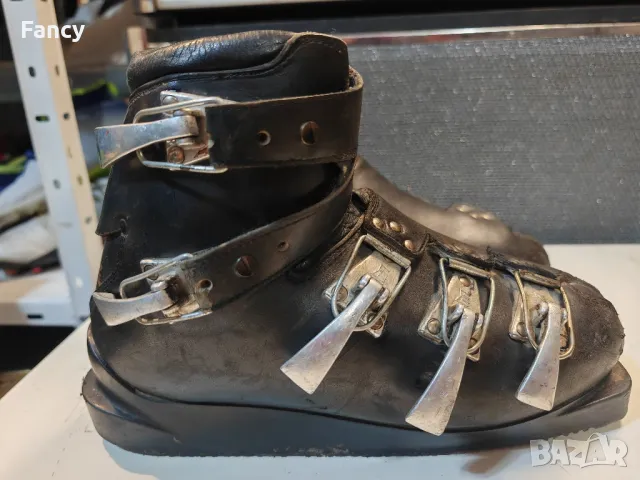 Много стари ски обувки , снимка 2 - Антикварни и старинни предмети - 48055443