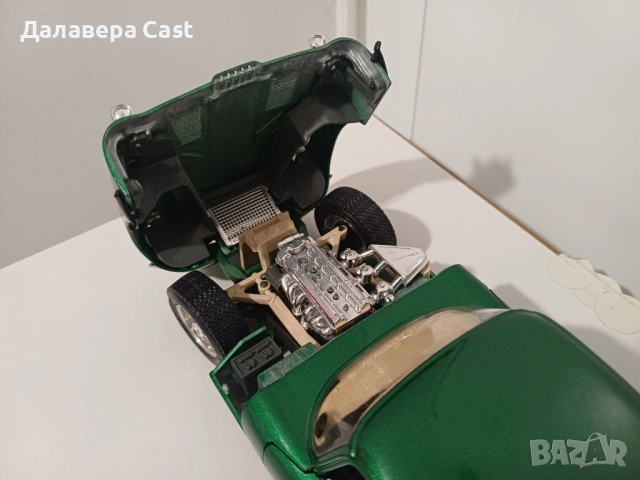 1/18 Jaguar E 1961 Bburago Italy , снимка 9 - Колекции - 54177124