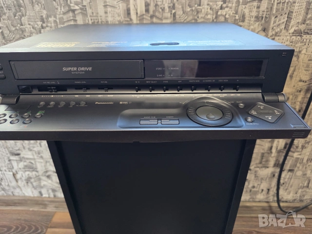 Продавам видео S-VHS Panasonic NV-HS800, снимка 9 - Плейъри, домашно кино, прожектори - 54144790