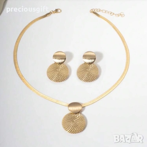Комплект бижута - колие и обеци, снимка 3 - Бижутерийни комплекти - 54139366