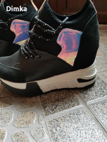 Дамски сникърси