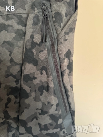 Nike Sportswear Tech Fleece Jogger Pants Camo., снимка 3 - Спортни дрехи, екипи - 51946925