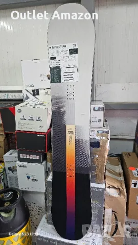 сноуборд Nitro Future Team

, снимка 2 - Зимни спортове - 49656603