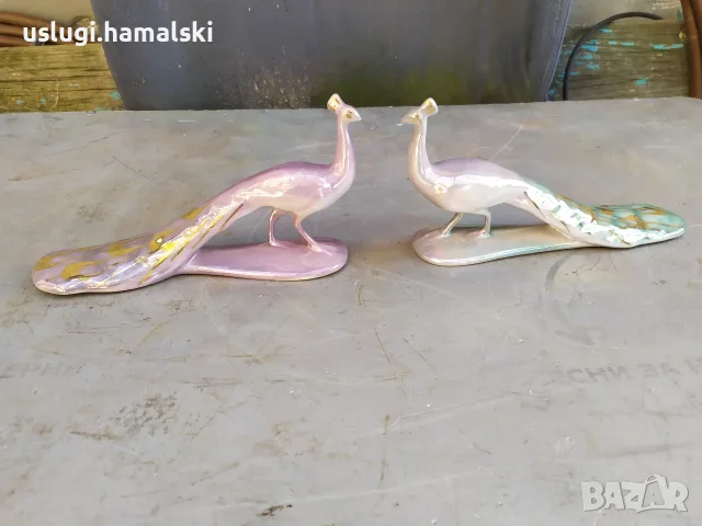 Порцеланови фигури пауни