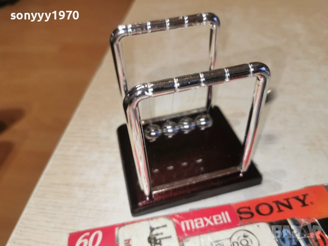 Люлката на Нютон 9Х9Х8СМ 1601261541, снимка 5 - Колекции - 53122835