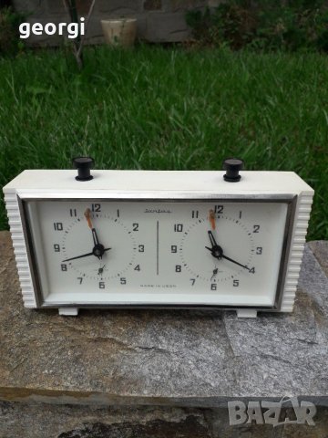 Шахматистки часовник 