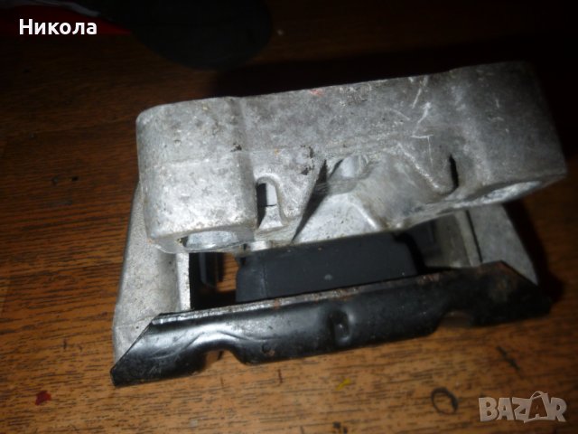 Преден ляв тампон за двигател Голф 4 1.9 90 к.с, снимка 3 - Части - 39559689