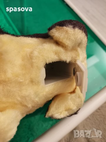 Плюшена играчка куче лаещо и движещо се направена в СССР през 80те години, снимка 2 - Плюшени играчки - 40622217