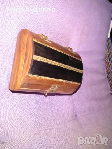Дървена кутия ръчна изработка за бижута с орнаменти нова 105х80х52мм, снимка 2 - Декорация за дома - 39712021