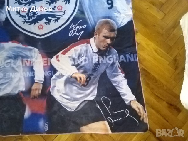 Англия футболно знаме с принт подписи на 6 легенди-Бекъм-Оуен-Рууни-Кембъл -Скоулс Джерард 116х182  , снимка 3 - Футбол - 38013610