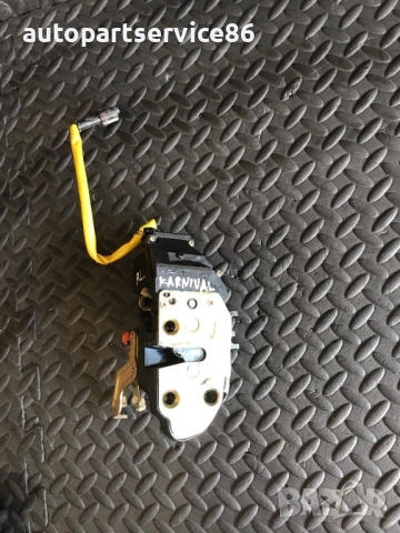 брава на предната лява врата за KIA Carnival CRDi (2002–2006)