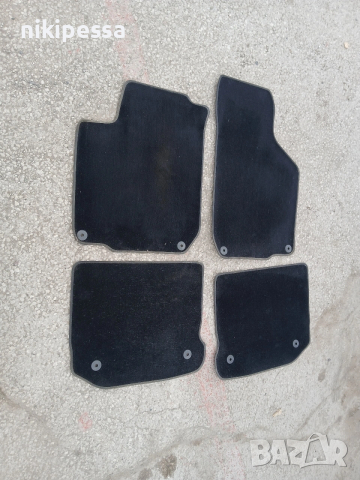 Заводски мокетени стелки за vw golf 5,6 , jetta , passat 5,6 , touran, снимка 3 - Аксесоари и консумативи - 53908827