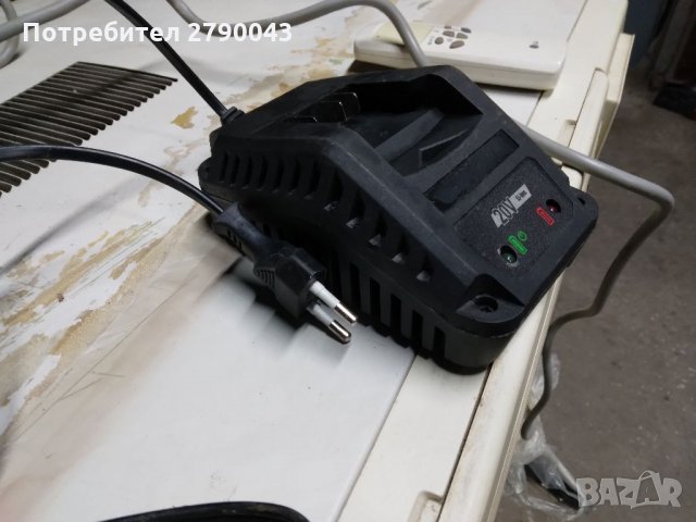 Зарядно за винтоверт , снимка 2 - Винтоверти - 34438822