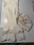 Оригинален комплект-  шапка и шал на марката  Guess  в цвят екрю, снимка 1